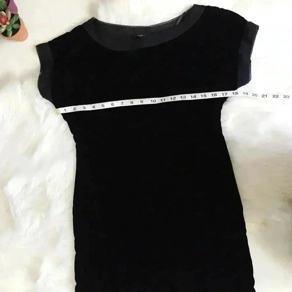 NWT Banana Republic Velvet Short Sleeve Dress - Picture 4 of 7